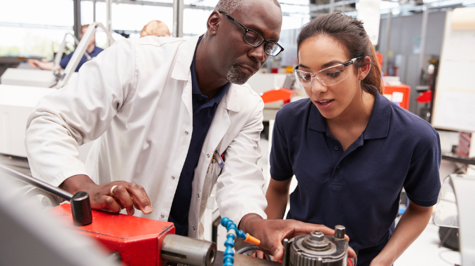 Devenir tuteur ou maître d’apprentissage : rôle, missions, conseils