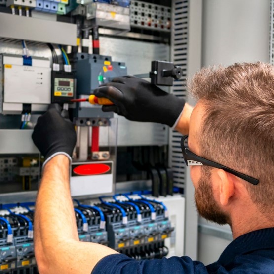 La Mairie de Fréjus recrute en alternance un Electricien d'équipement du bâtiment