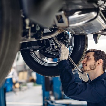 L'Opco Mobilités, l'Anfa et Pôle emploi, partenaires pour recruter et former avec l'Afpa 15 mécaniciens automobile (H/F)