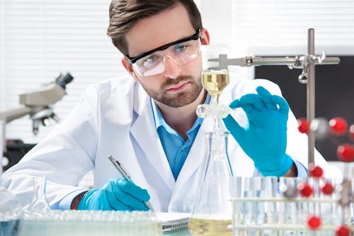 Technicien de laboratoire d'analyse des eaux