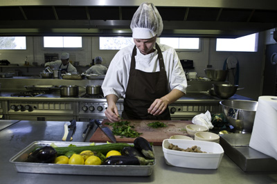 CQP commis de cuisine : un emploi à la clé