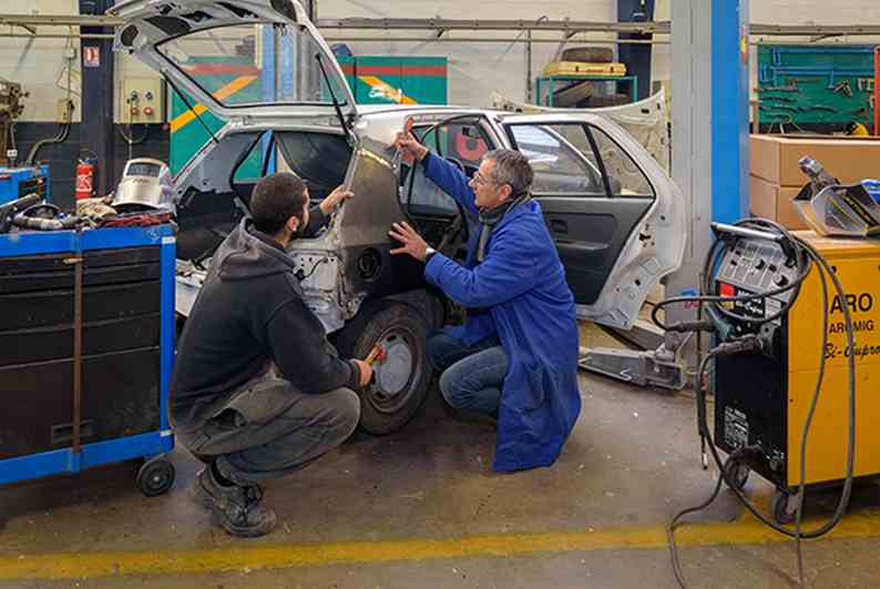 Astuce de PRO  Le débosselage sans peinture avant les travaux de  carrosserie