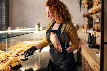 Vendeur en boulangerie à Avignon avec une préparation opérationnelle à l'emploi