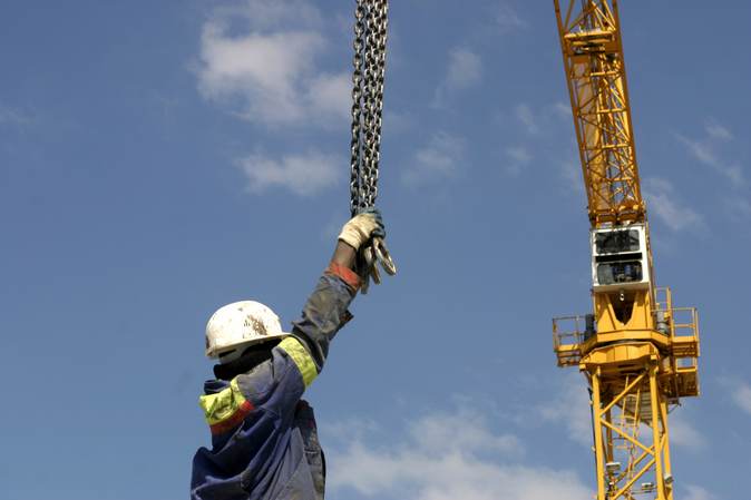 conducteur grue a tour