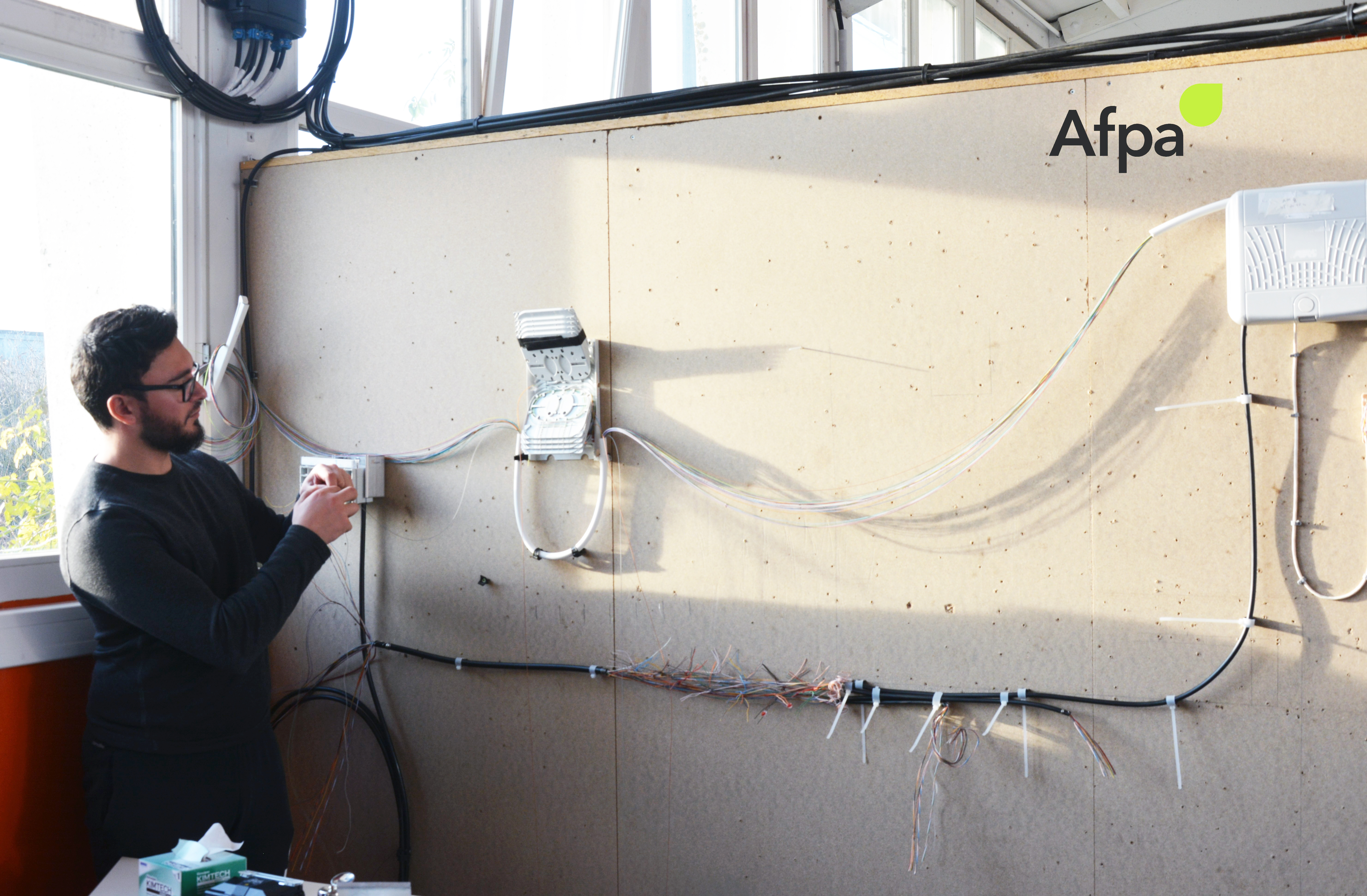 Monteur raccordeur FTTH, à Marseille on se connecte