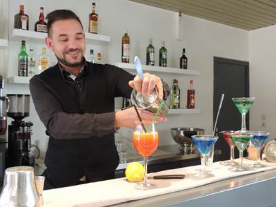 CQP Barman monde de la nuit,  à Istres on apprend à mettre l'ambiance !