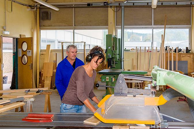 Menuisier de fabrication bois et dérivés