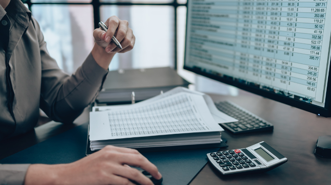 Comptable en 2025 : décryptage d'un métier qui recrute