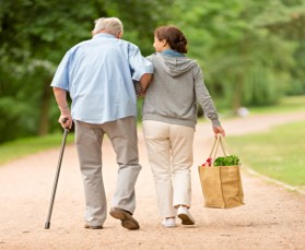 En Paca, on devient assistant(e) de vie aux familles avec un CDI à la clé !