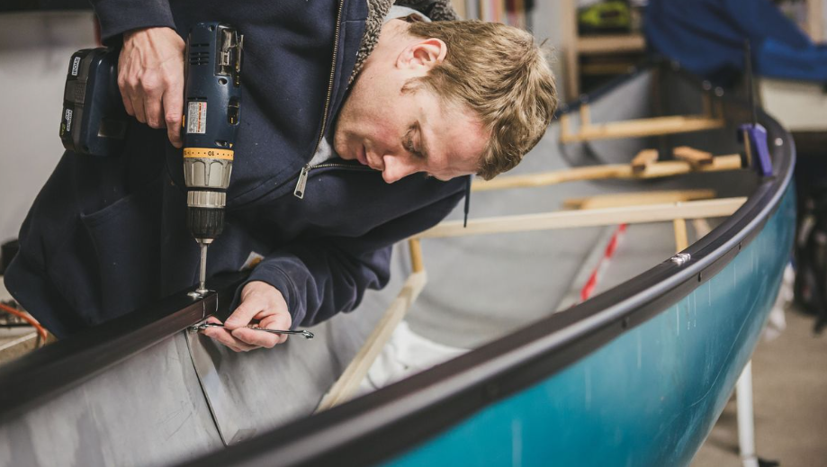Envie de changer de voie ? Découvrez nos formations dans les métiers du nautisme et de l’aménagement de véhicules !