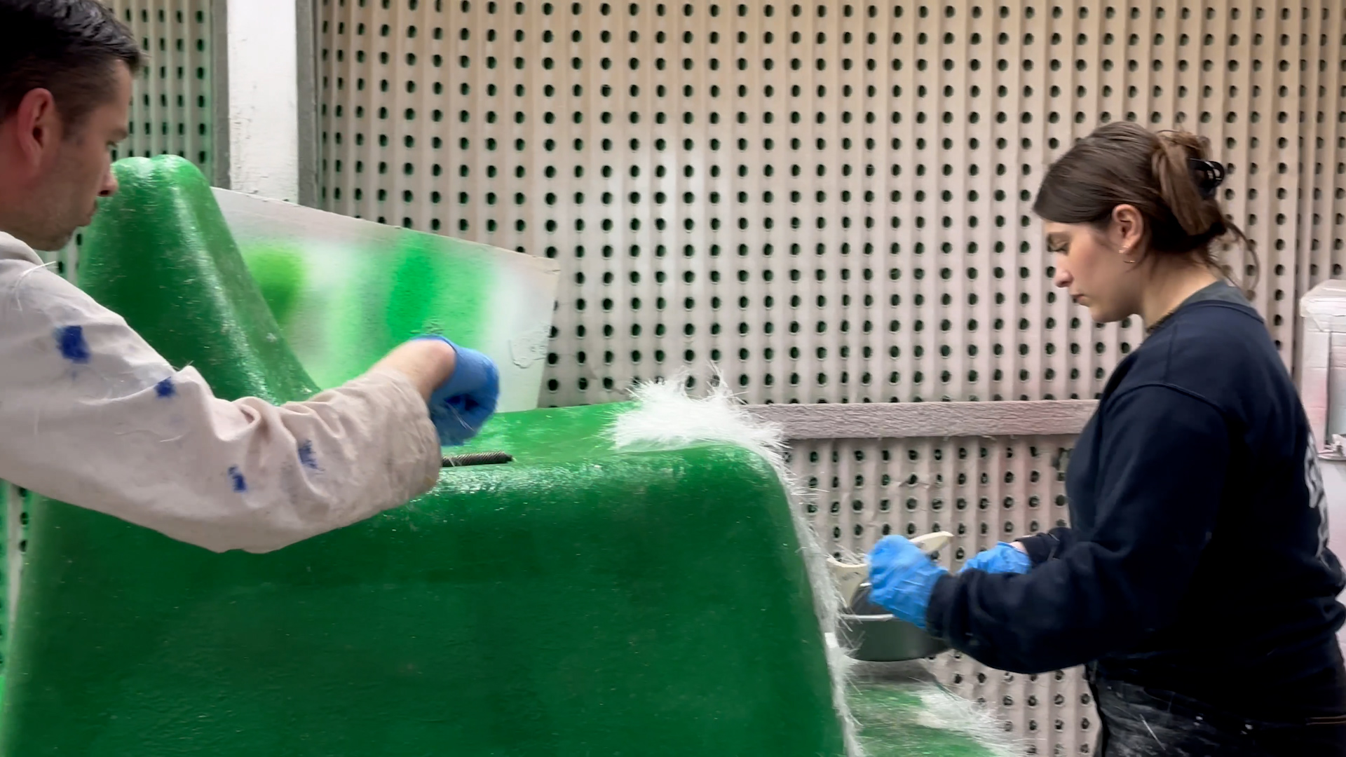 Au cœur de l'atelier de formation stratifieur multiprocédés en matériaux composites de l’Afpa de Caen
