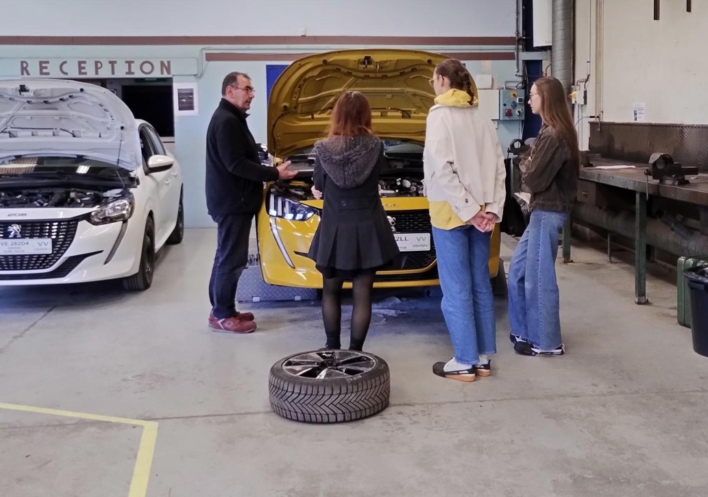 De la théorie à la pratique : une expérience enrichissante pour les stagiaires Declic de Chartres