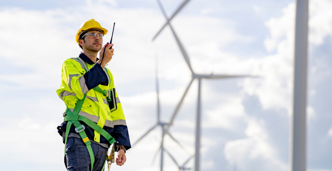 Technicien éolien : le métier qui s’exerce à 100 mètres du sol
